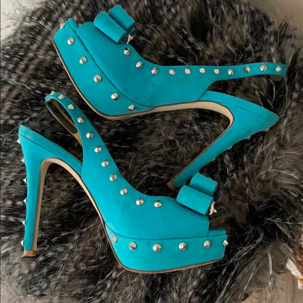 Teal heels